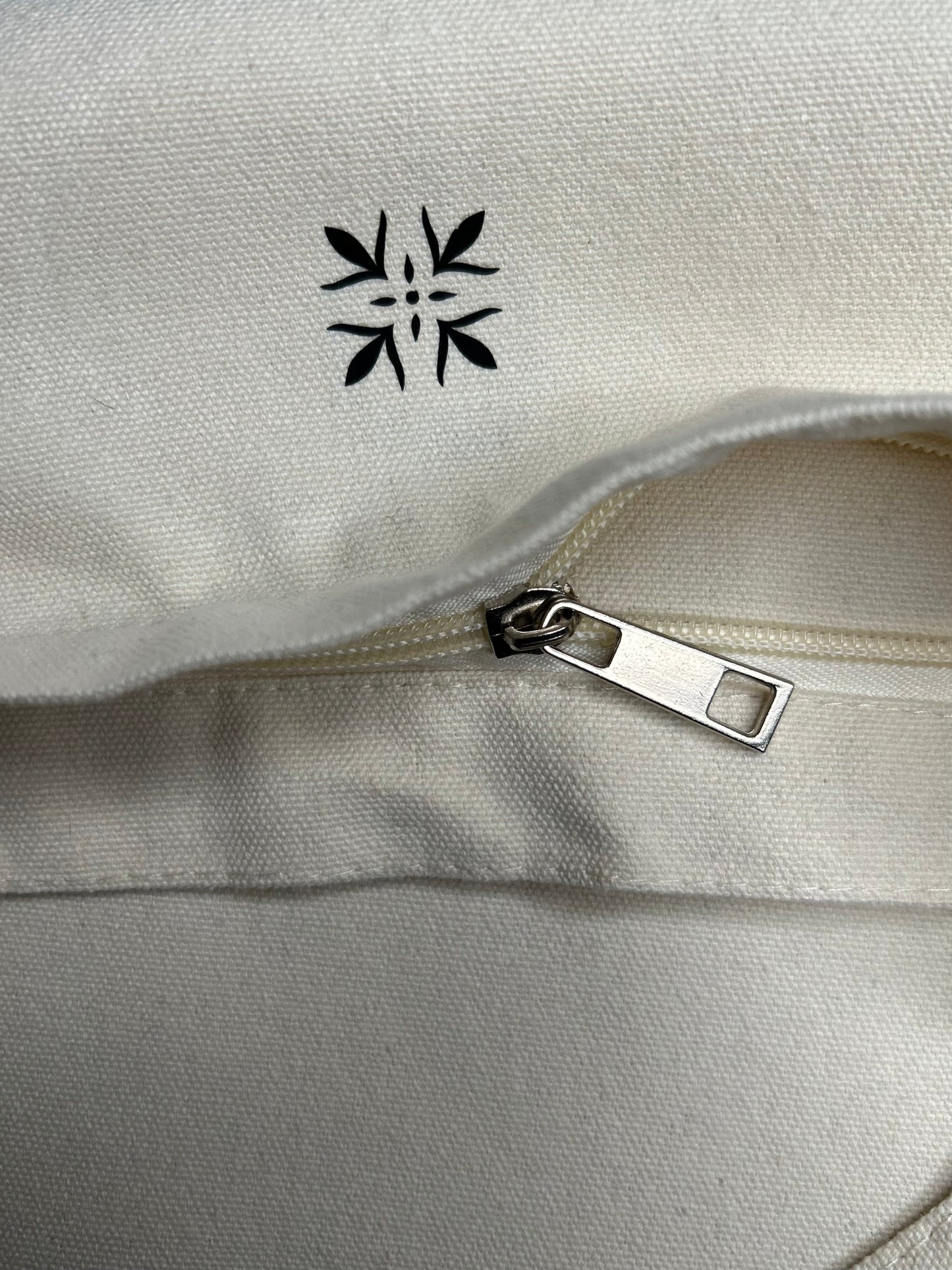₊ ⊹❀ Chilling Tote ₊ ⊹❀
